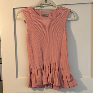 Elegant Pink Ribbed Tank Top with Ruffle Hem